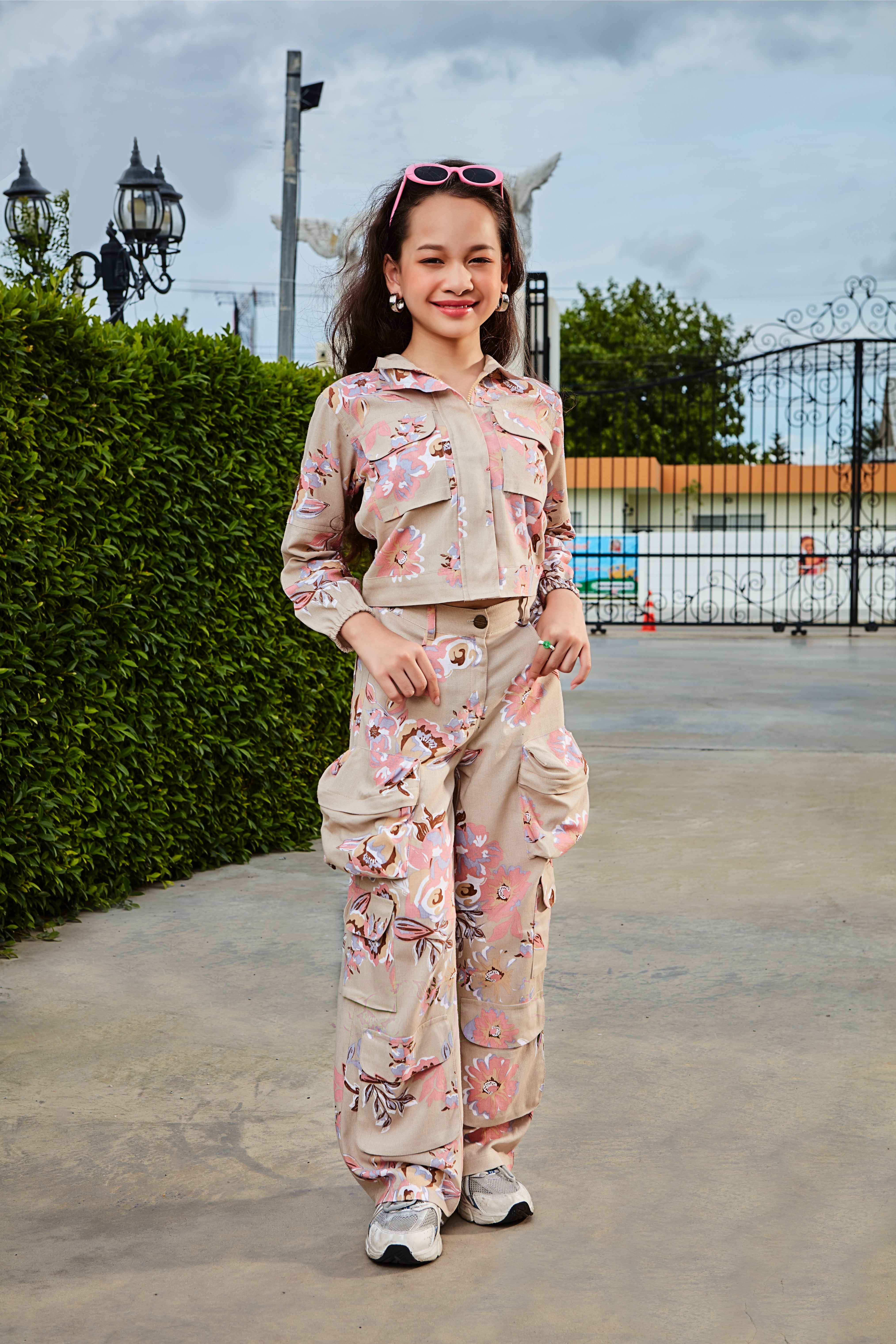 TinyGirl Printed Straight Pant with Belt & Printed Jacket